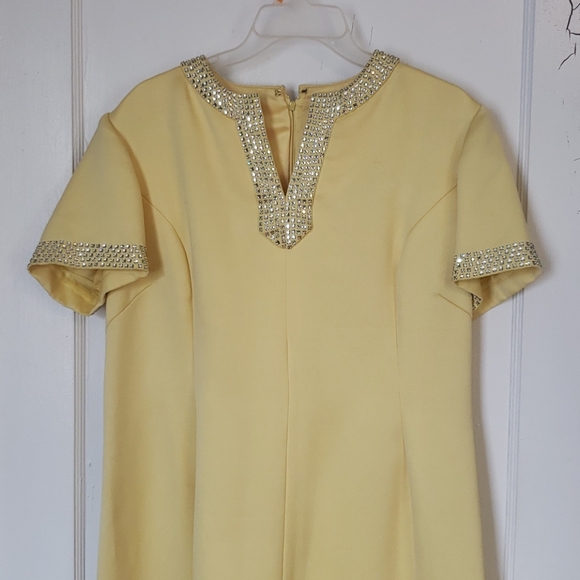 Lemon yellow maxi evening gown with rhinestones - Picture 2 of 4